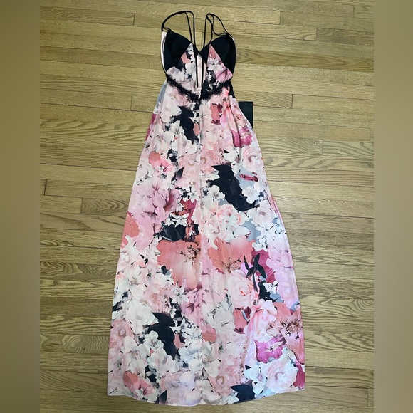 NWT- BEBE Pink Floral Satin w/ Lace Trim & Side Slit Maxi Dress / Sz 00 - Picture 7 of 13